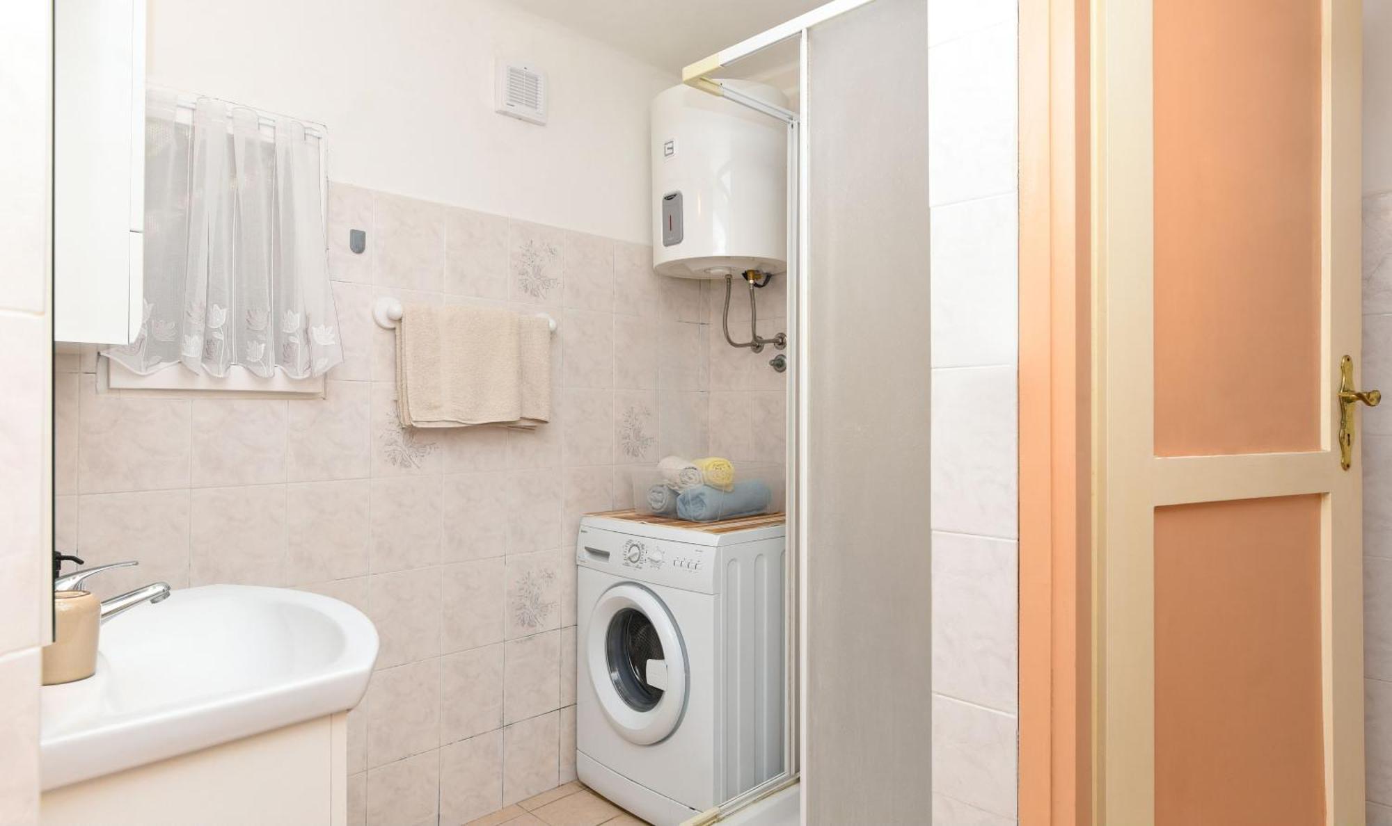 Apartmani Zupanic Koromačno Eksteriør billede